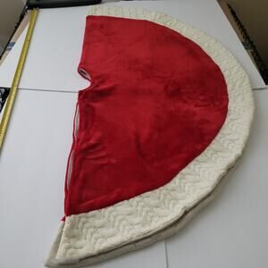 Festive Christmas Tree Skirt - 48 Inch Woven Design